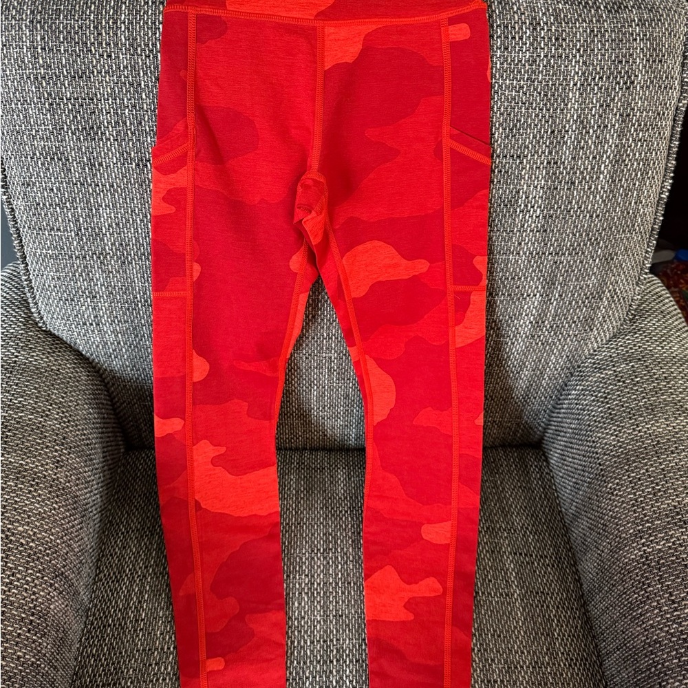 Women's Vibrant Red Camouflage Leggings